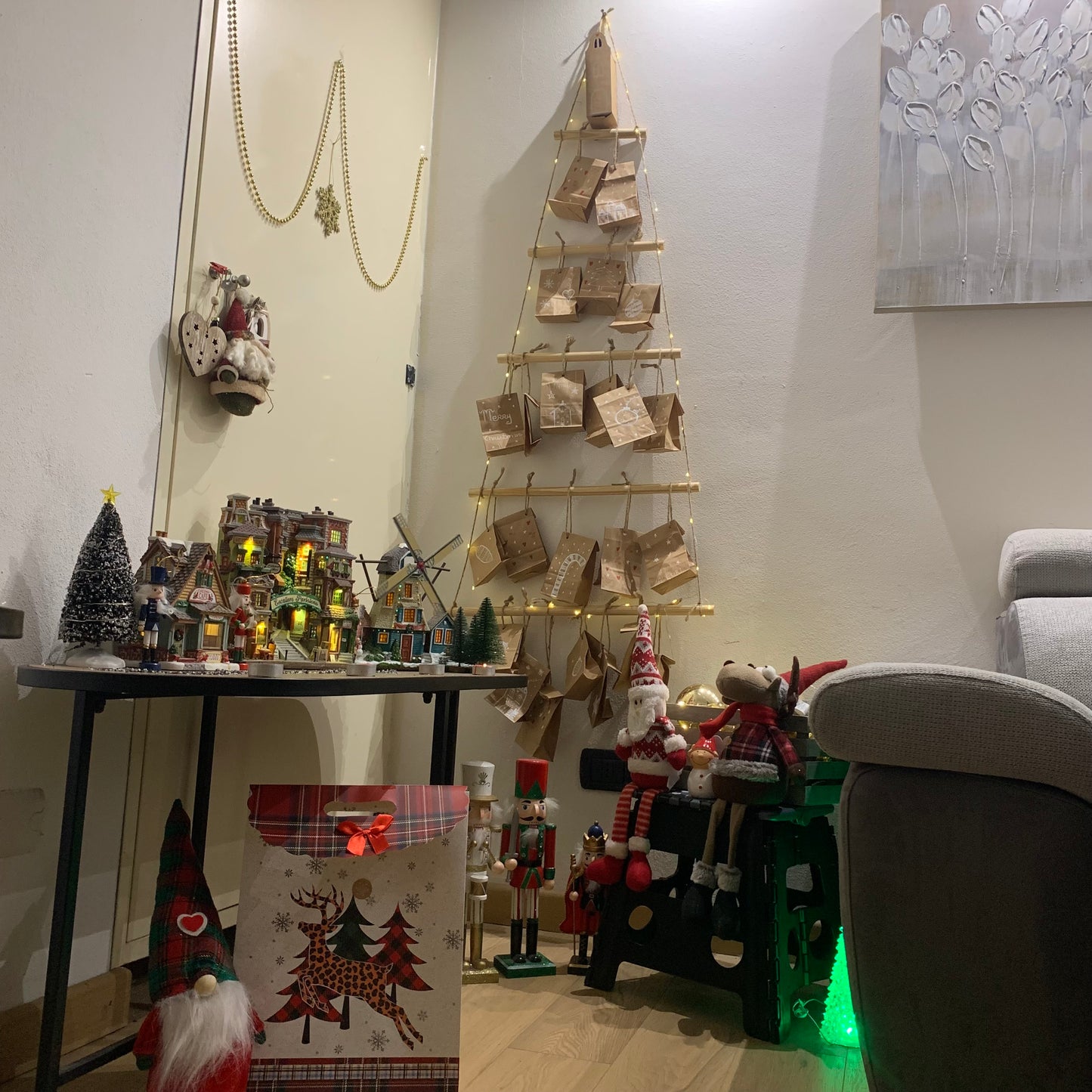 Calendario dell'avvento fai da te in legno e spago da appendere