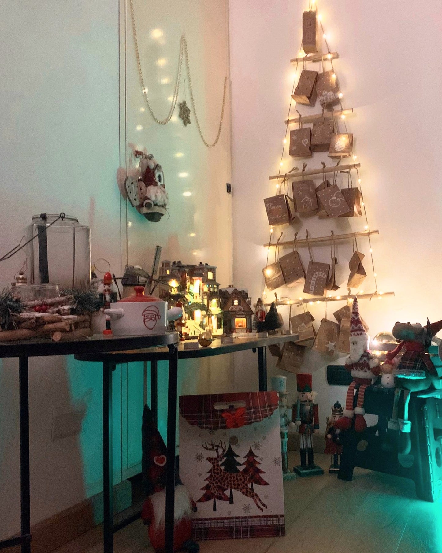 Calendario dell'avvento fai da te in legno e spago da appendere